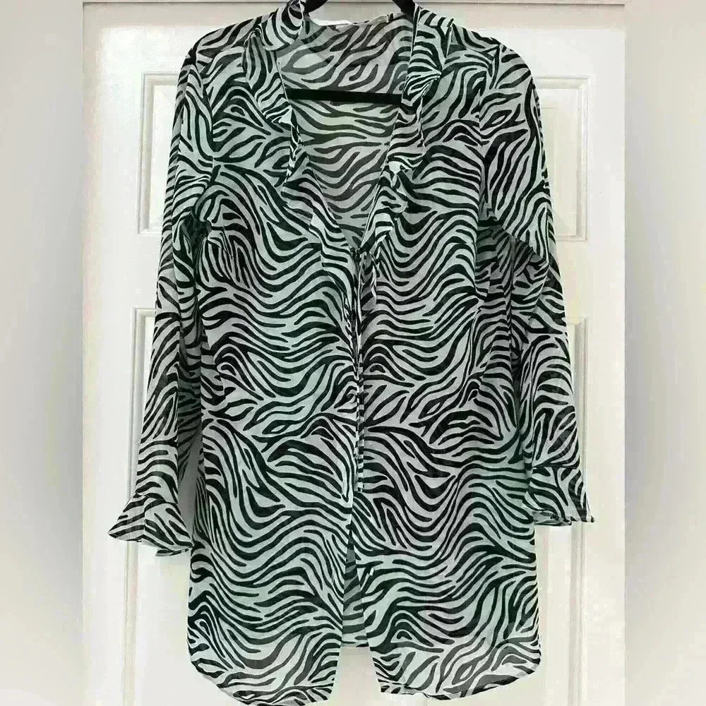 VICTORIA'S SECRET Black White Zebra Print Sheer Chiffon Blouse Sz M